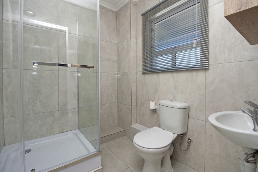 2 Bedroom Property for Sale in Sunnydale Western Cape